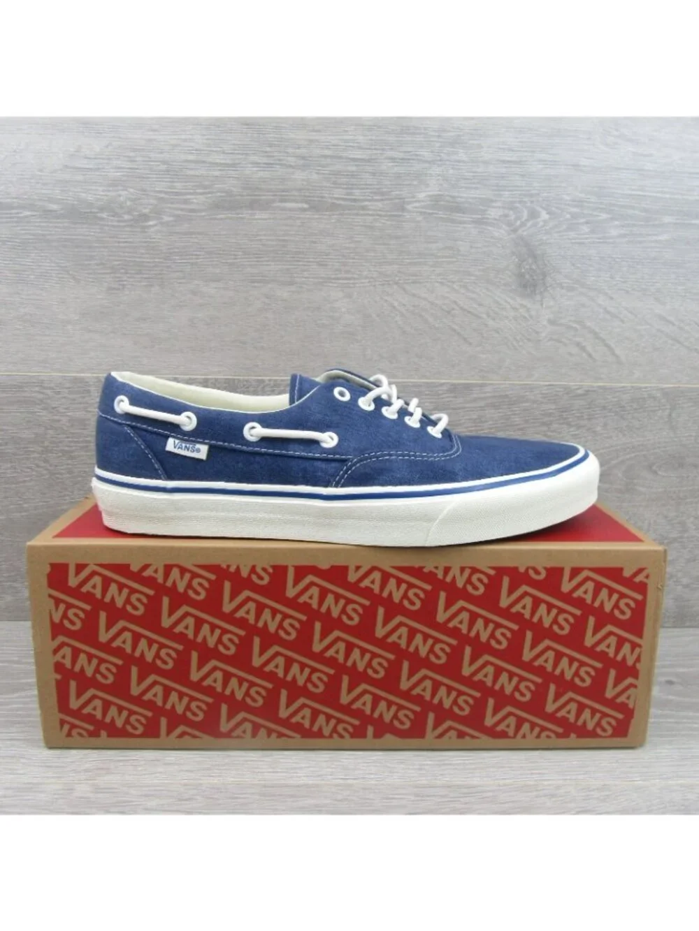 Vans authentic boat